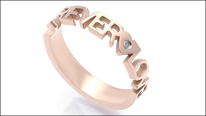 Thiết kế với d&ograve;ng chữ FOREVER LOVE